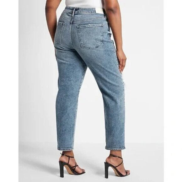 Express Mid Rise Medium Wash Ripped Boyfriend Jeans 12 - Picture 2 of 6
